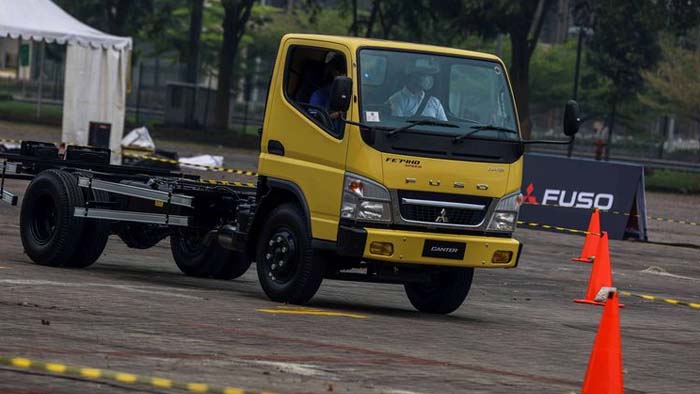 Ulik Teknologi Euro 4 Mitsubishi Canter dan Fighter X